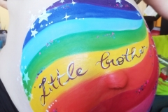 Belly-painting-rainbow-min
