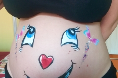 babybauch-bemalung-smile-min